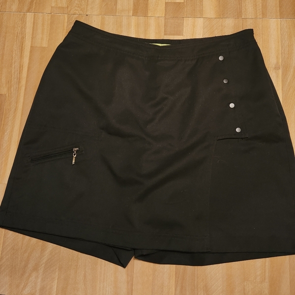 2aTee Boutique • Golf Skort - Picture 6 of 7